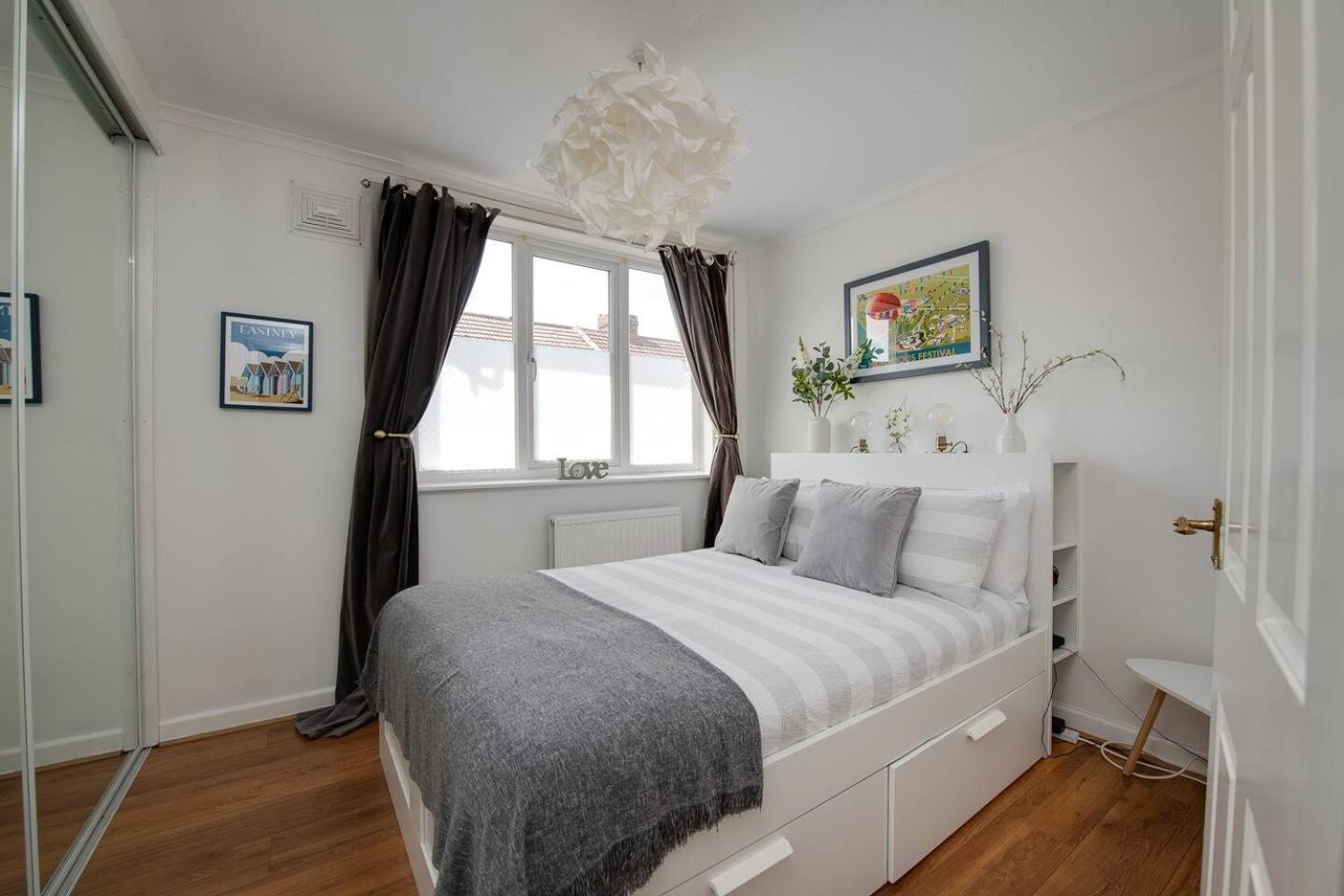 Villa Tranquility Nook Portsmouth Exterior foto